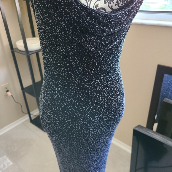 Dress - Picture 3 of 6